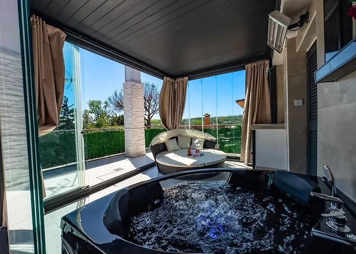 White Pearl Exclusive Apartman *